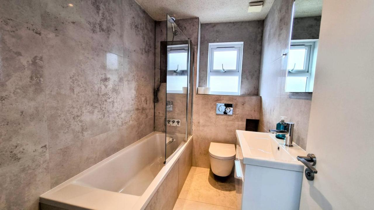 Surbiton Luxury Garden House 19 Villa Екстериор снимка