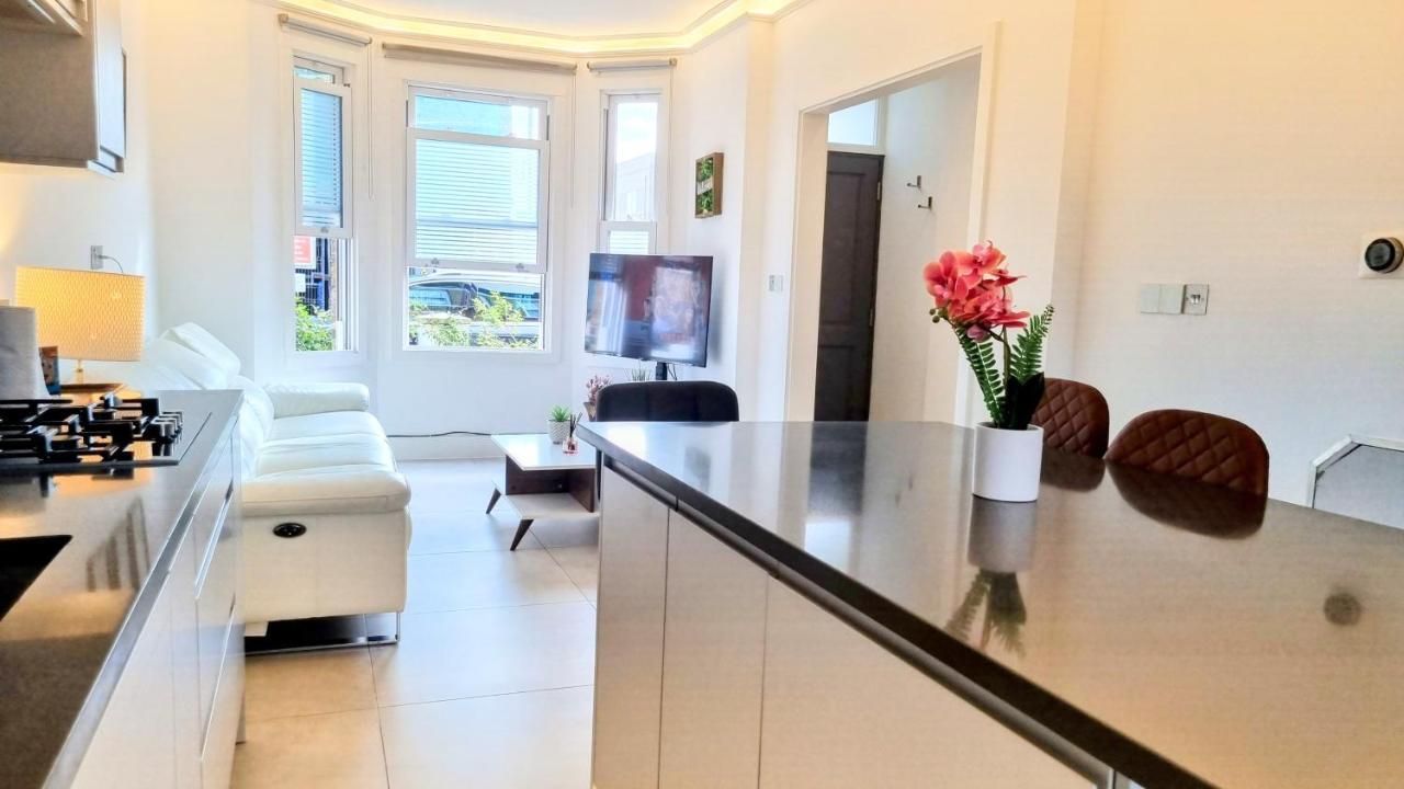 Surbiton Luxury Garden House 19 Villa Екстериор снимка