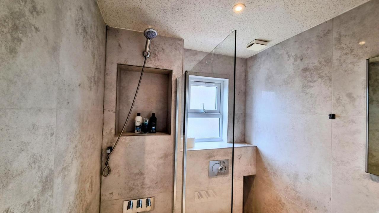Surbiton Luxury Garden House 19 Villa Екстериор снимка